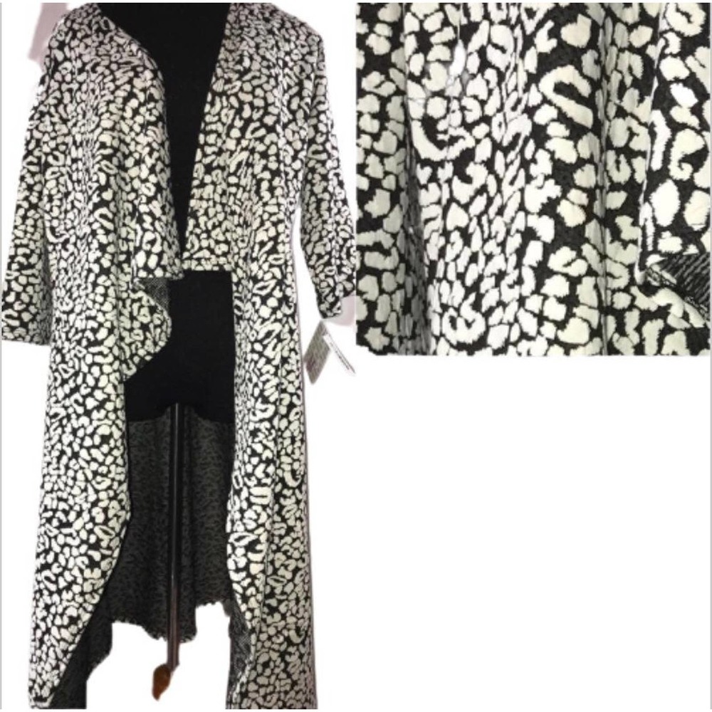 B/W M Cheetah Shirley NWT LLR